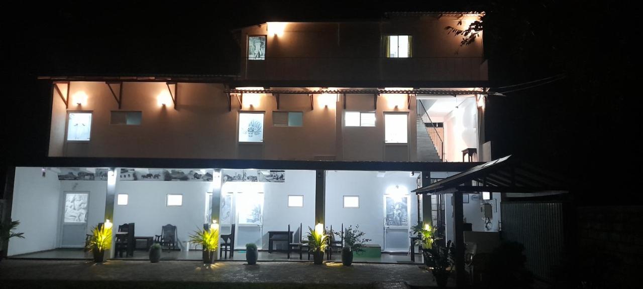 Senomaal Sigiri Resort Дамбула Екстериор снимка