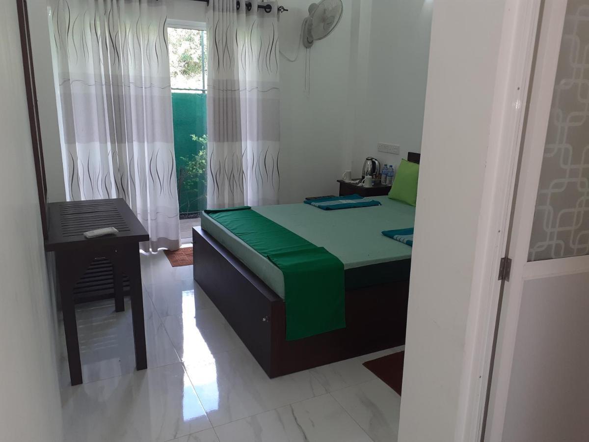 Senomaal Sigiri Resort Дамбула Екстериор снимка